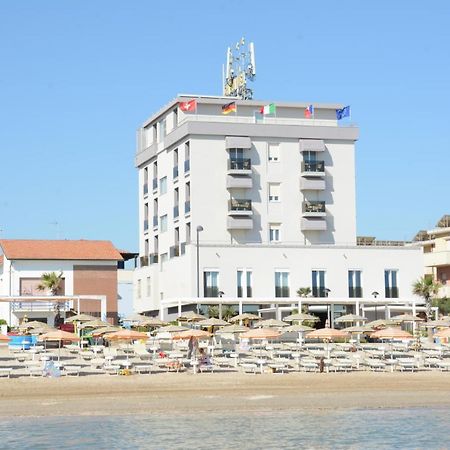 Hotel Caravel Marotta Exteriör bild