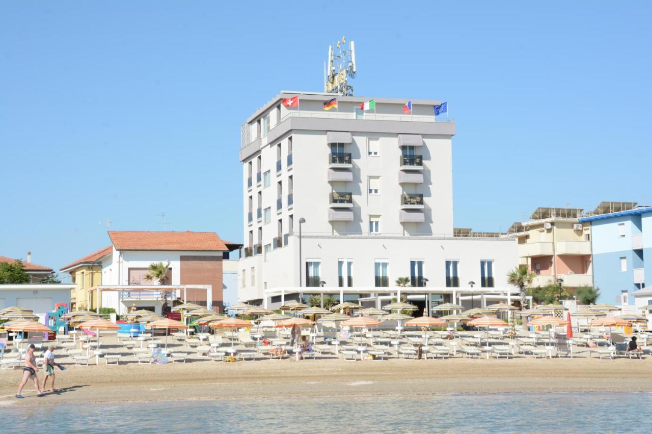 Hotel Caravel Marotta Exteriör bild