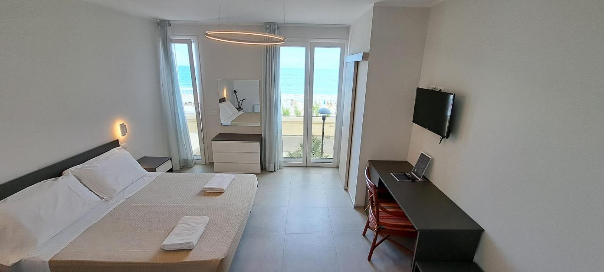 Hotel Caravel Marotta Exteriör bild
