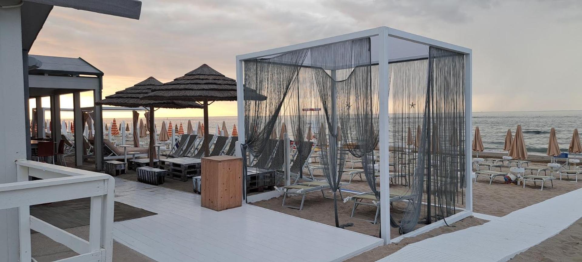 Hotel Caravel Marotta Exteriör bild